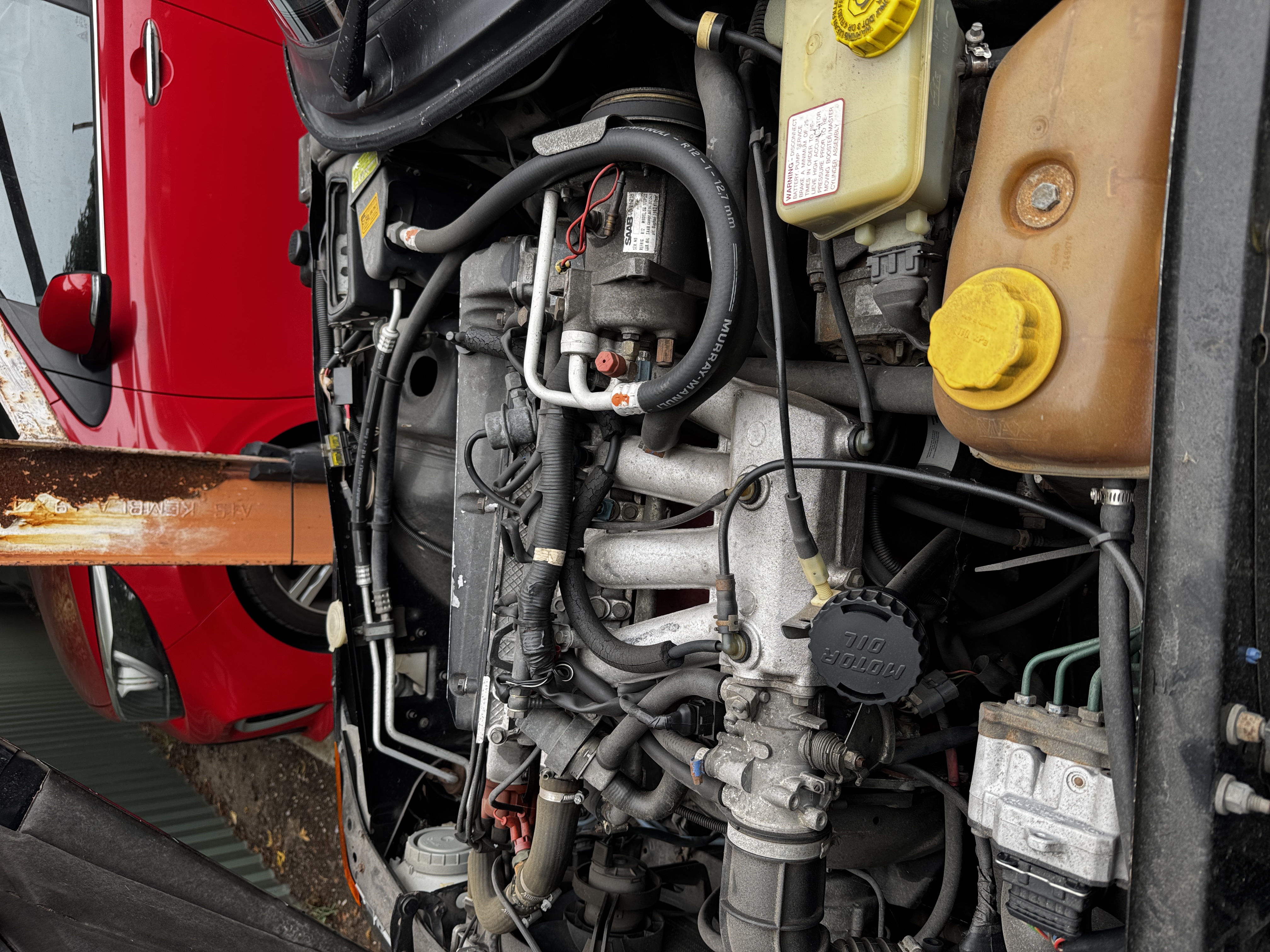 SAAB 900 2.1 16V engine bay — full overview